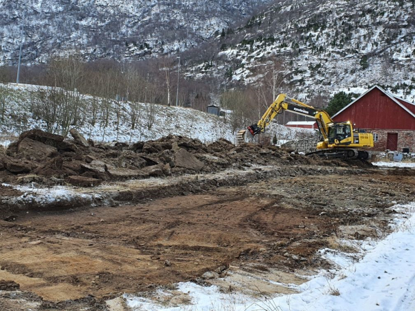 Avkjøyrsler og lokalveg E16-Håbakken